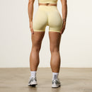 Vanquish Elevate Seamless Scrunch Butter Yellow Shorts 5枚目の画像