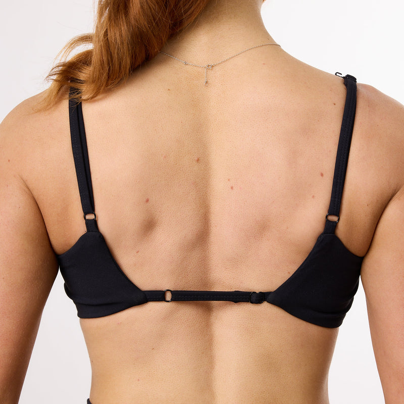 Vanquish Enhance Black Minimal Open Back Bra 4枚目の画像