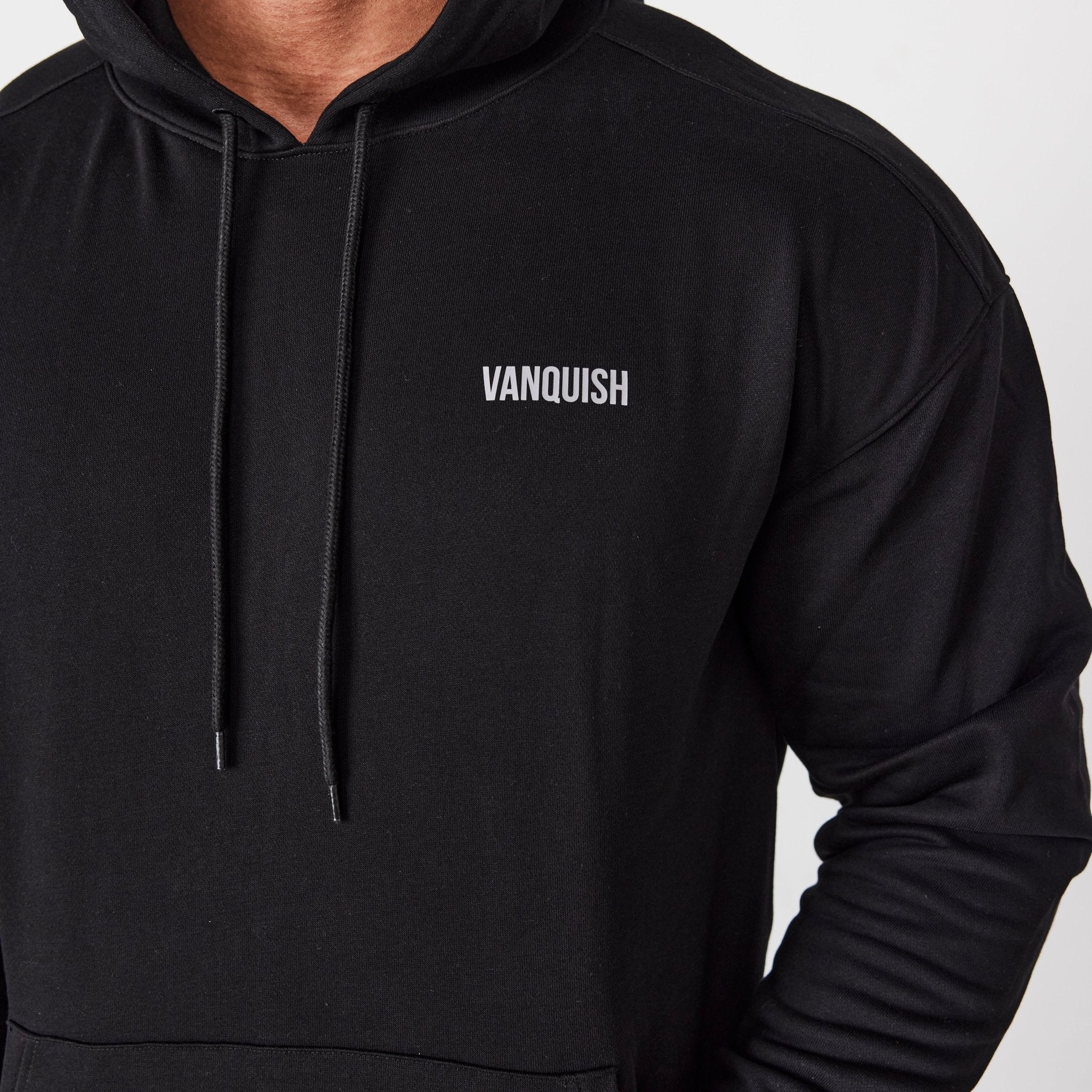 VANQUISH FITNESS Essentialモデル ブラック オーバーサイズ プル