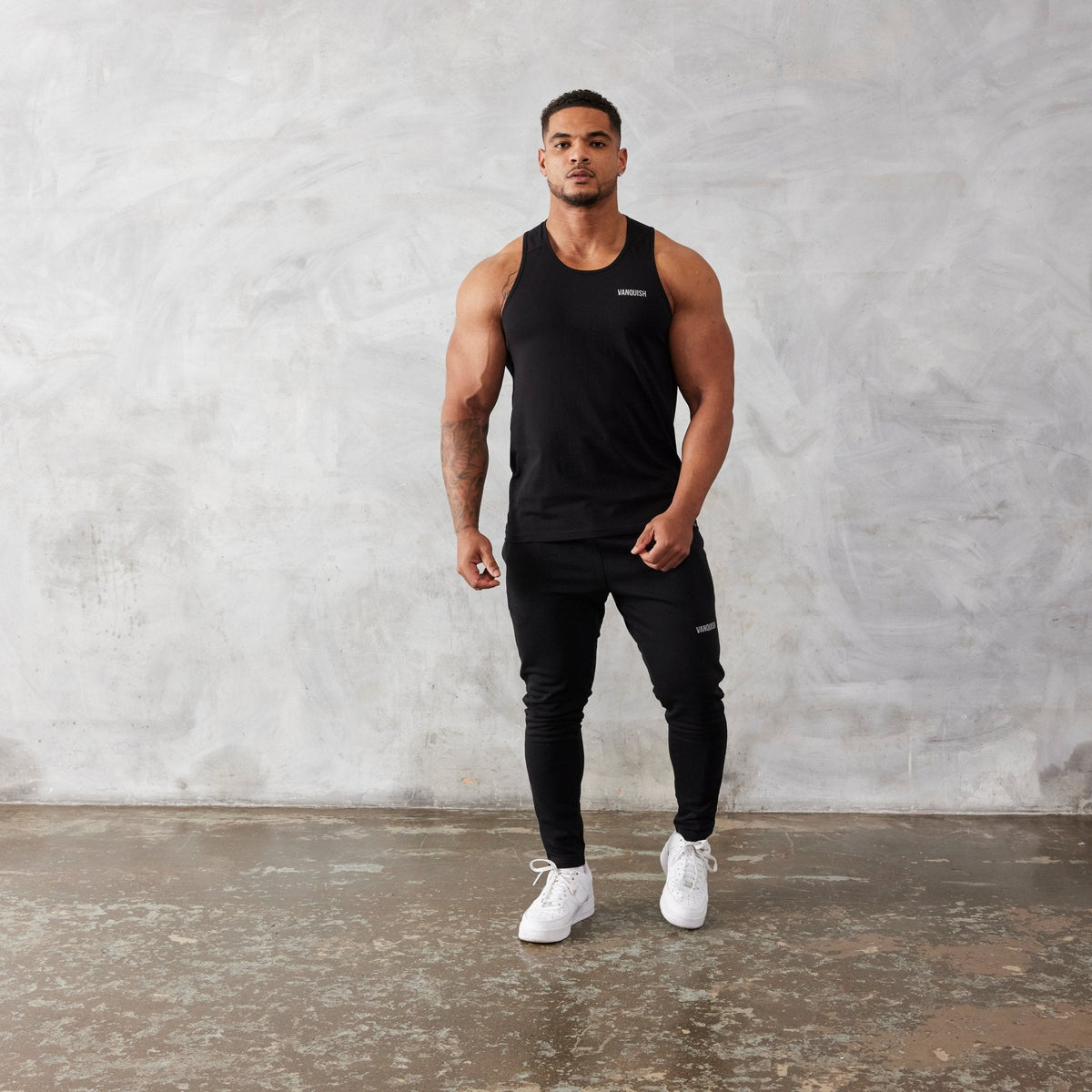 Vanquish Essential Black Regular Fit Tank Top 2枚目の画像