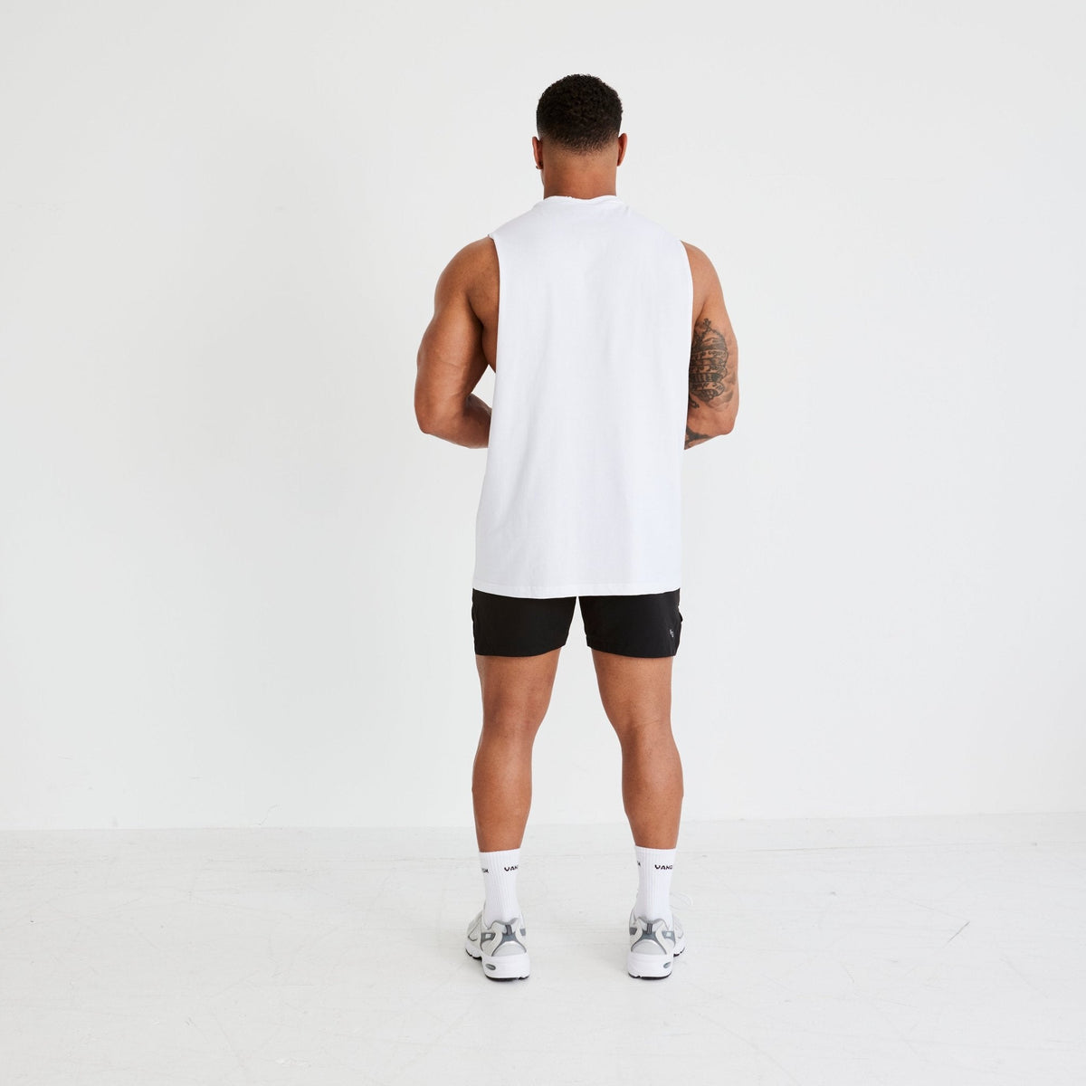 Vanquish Essential White Oversized Sleeveless T Shirt 7枚目の画像