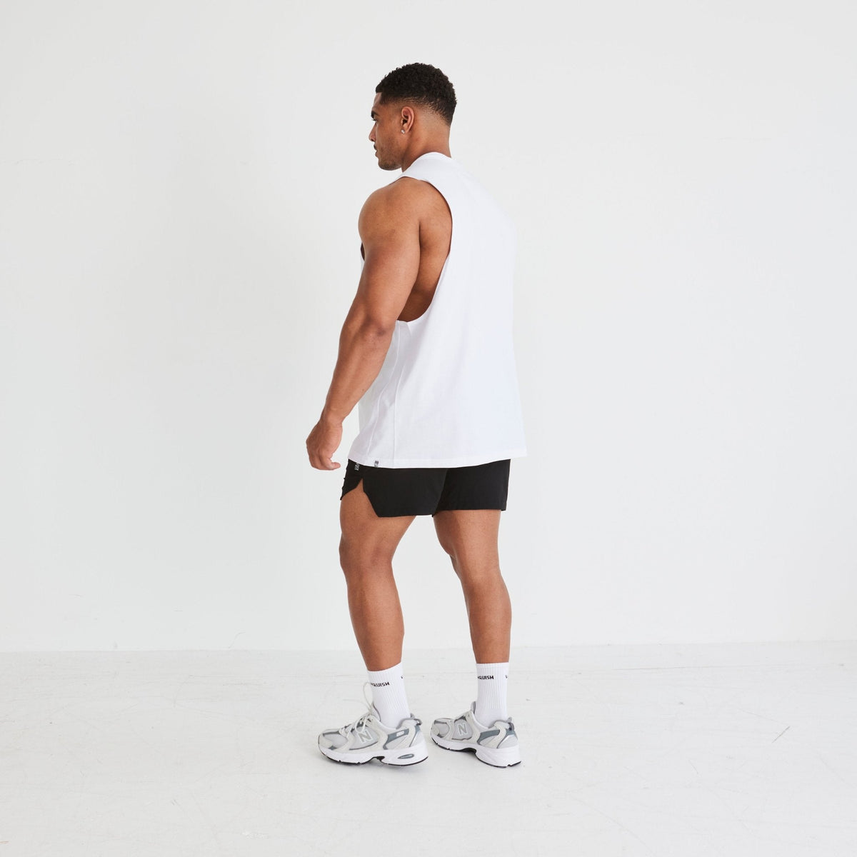 Vanquish Essential White Oversized Sleeveless T Shirt 5枚目の画像