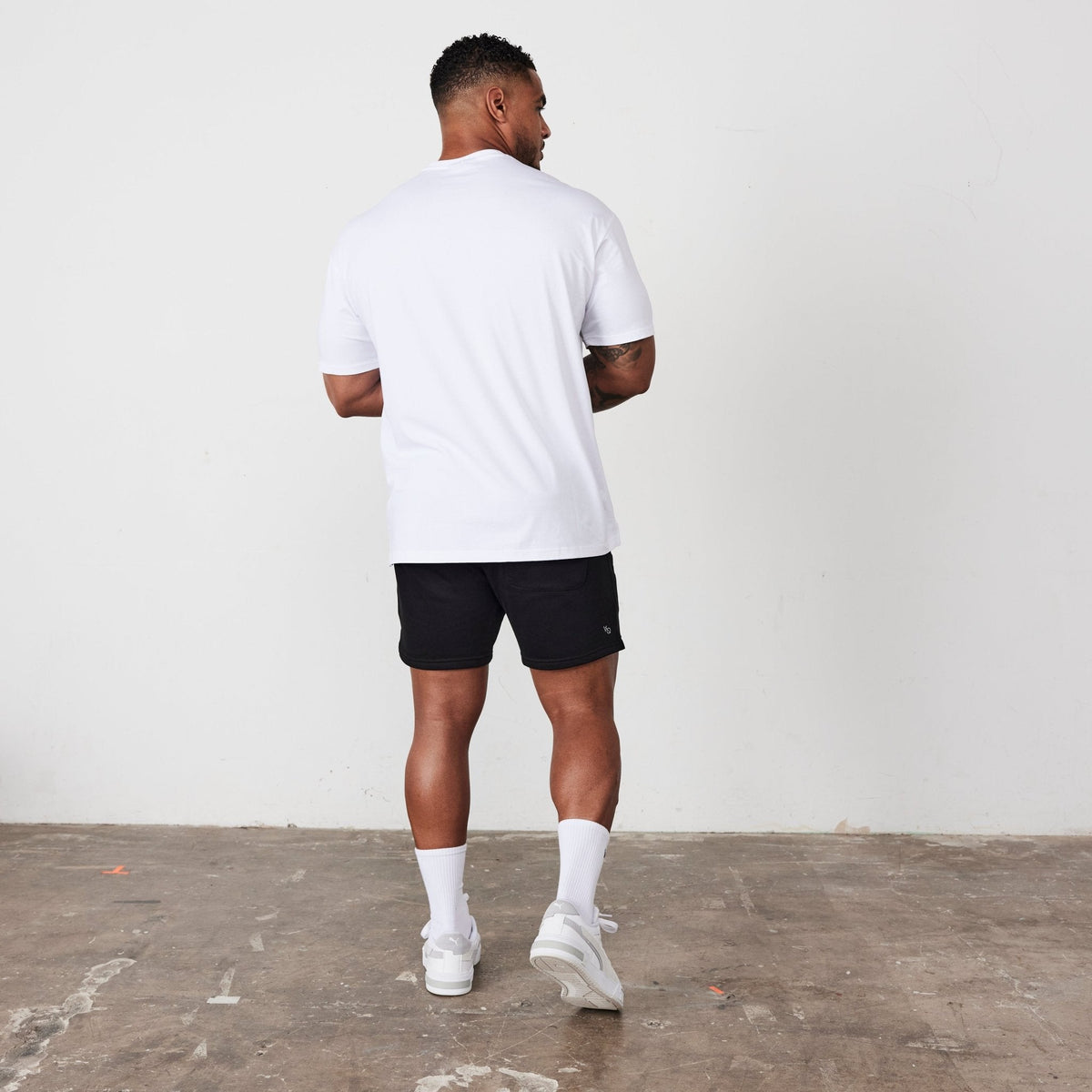 VANQUISH FITNESS Essentialモデル ホワイト オーバーサイズTシャツ