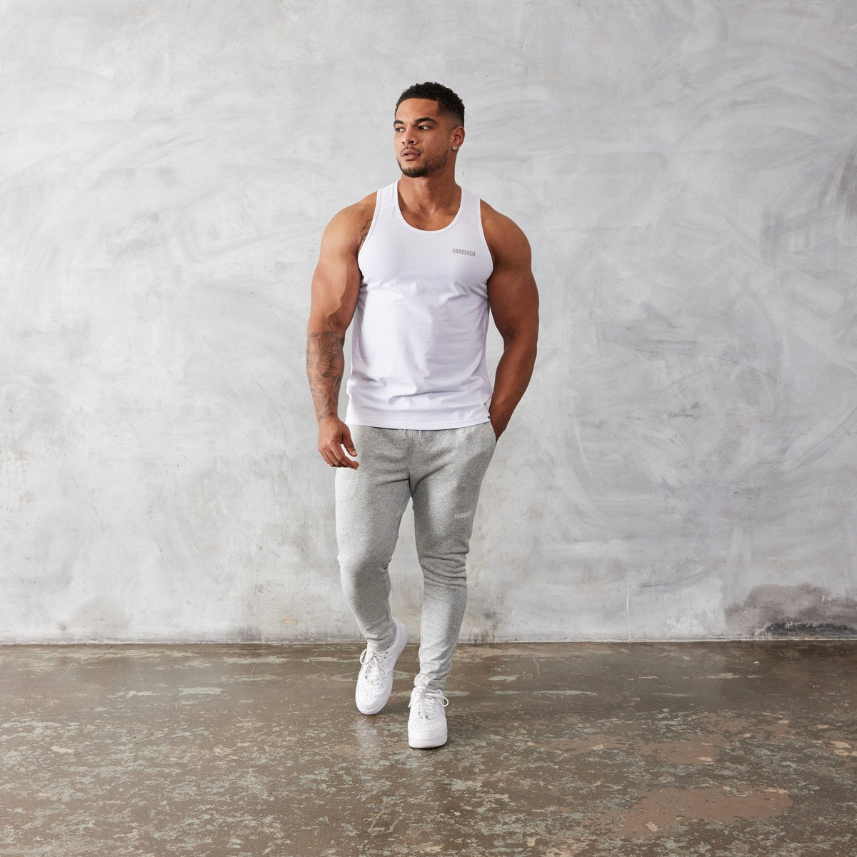 XXXLのみ】VANQUISH FITNESS Essentialモデル ホワイト レギュラー 