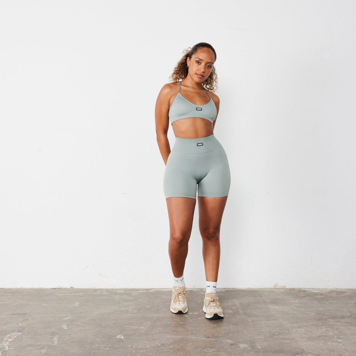 Vanquish Ribbed Seamless Slate Grey Cross Back Low Support Bra 3枚目の画像
