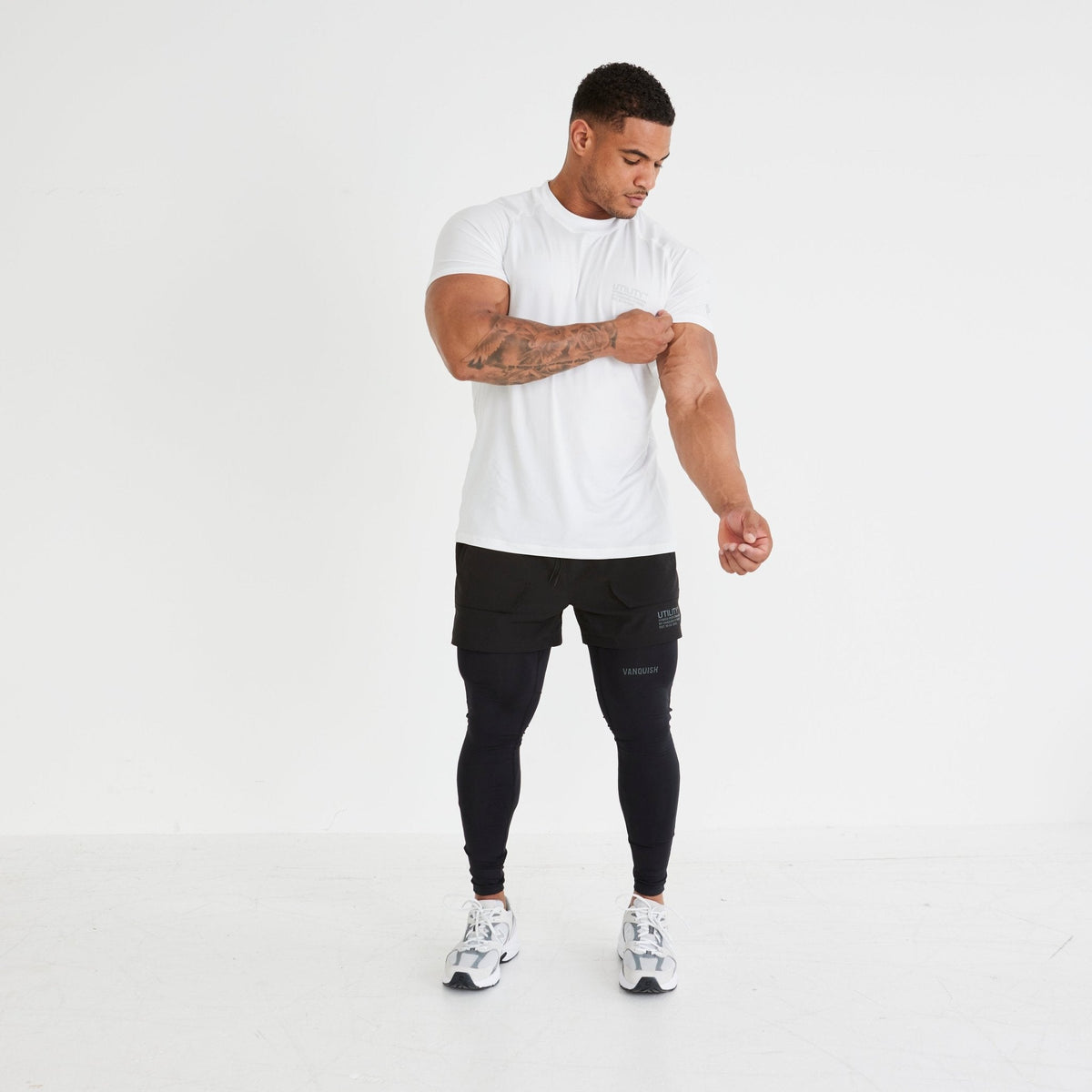 ウォーキング・ランニングウェア vanquish fitness 2025最新のスタイル 楽天市場】ヴァンキッシュ フィットネス