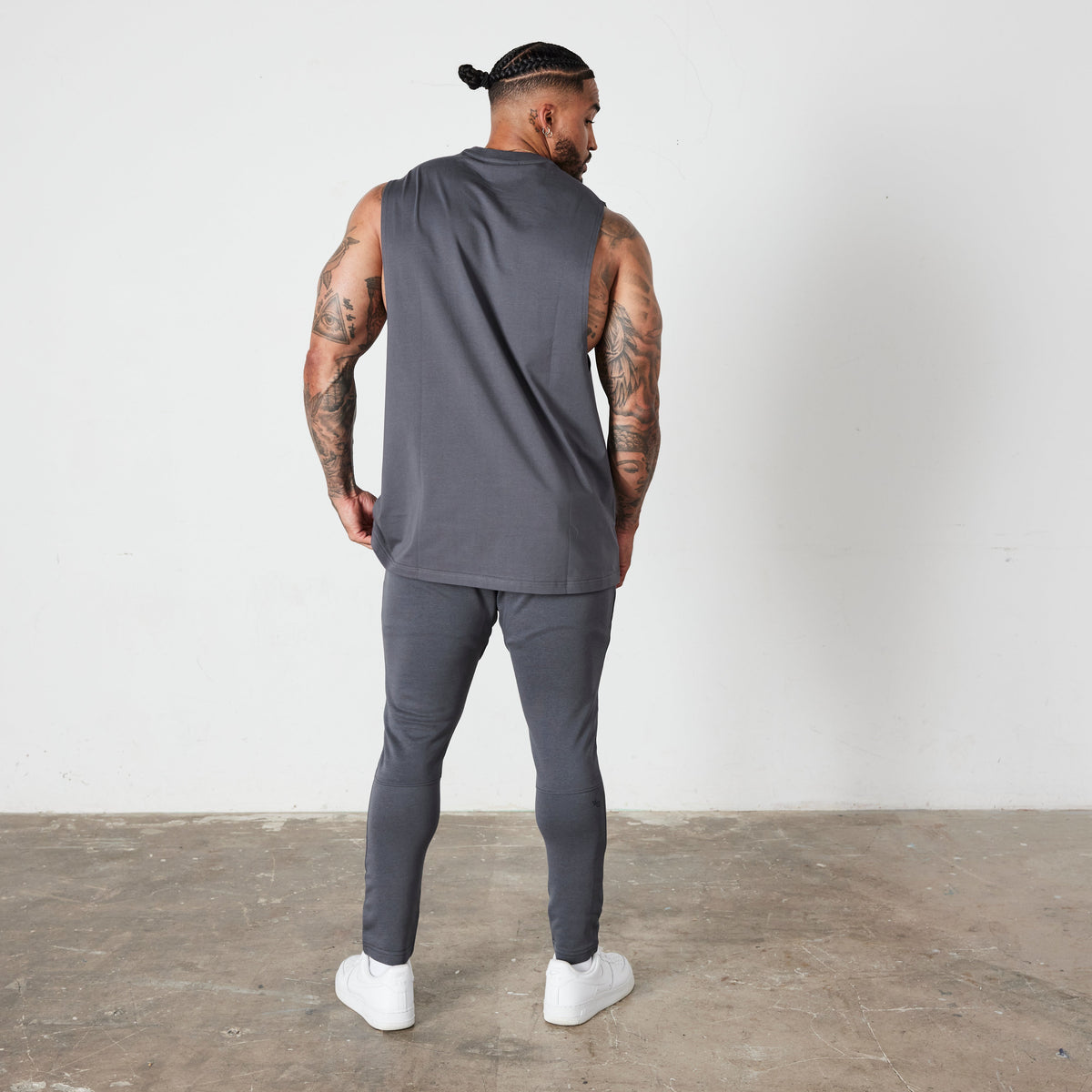 Vanquish Essential Denim Blue Oversized Sleeveless T Shirt 3枚目の画像