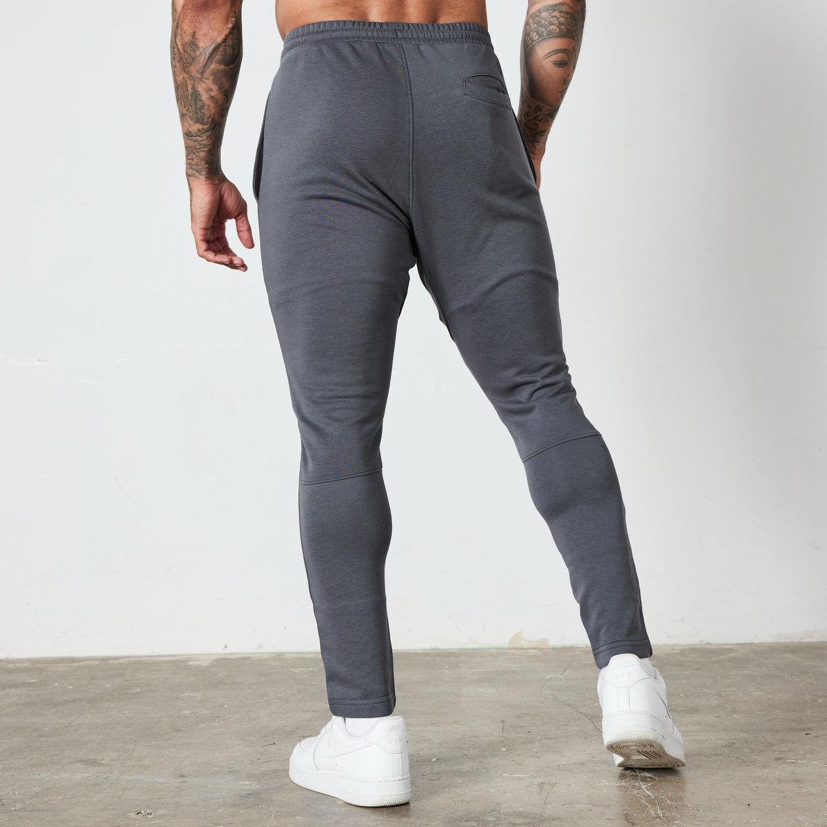 Vanquish Essential Denim Blue Tapered Fit Sweatpants 4枚目の画像
